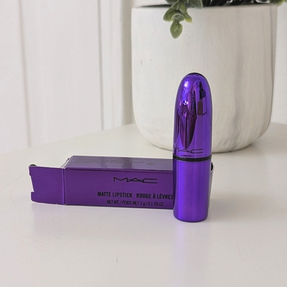 MAC Limited Edition Magic of the Night Lipstick - Picture 4 of 6